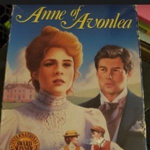 ANNE OF AVONLEA BOX SET